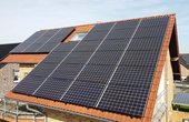 Die PV-Anlage wurde mit einem Speichersystem kombiniert. So kann Familie Wellens in Heinsberg rund 70 Prozent des Strombedarfs im Jahr solar decken. (Foto: H-S-E-Tec GmbH)