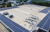 Solaranlage von CEWE in Eschbach deckt Energiebedarf mit sauberen Strom (Foto: CeWe Stiftung & Co. KGaA)
