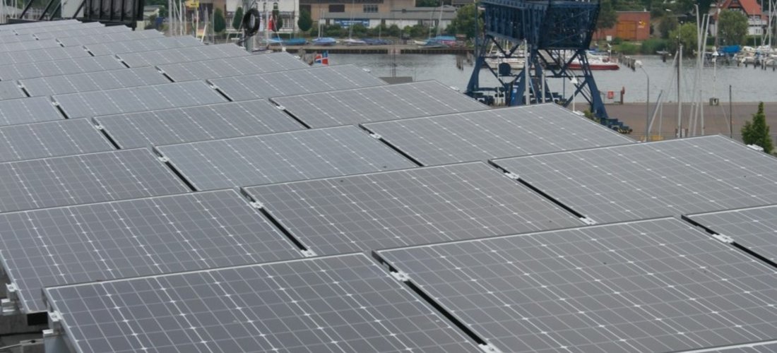 Hier sehen Sie die Solarmodule auf dem Frieda 23 (Foto: Karo AG)