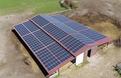 Landwirt aus Crawinkel nutzt seine Dachflächen für die Solarstromproduktion (Foto: Hardy Müller) 