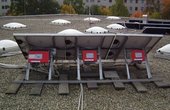 Hier sehen Sie die Wechselrichter der PV-Anlage auf dem Gymnasium in Nürnberg (Foto: Pirckheimer Gymnasium Nürnberg