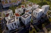 Auf den Dächern im Smart City Quartier in Berlin erzeugen Solaranlagen Ökostrom (Foto: Panasonic Europe)