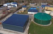 Solarkollektoren auf dem Dach in Offingen (Quelle: LEW / Bernd Feil)