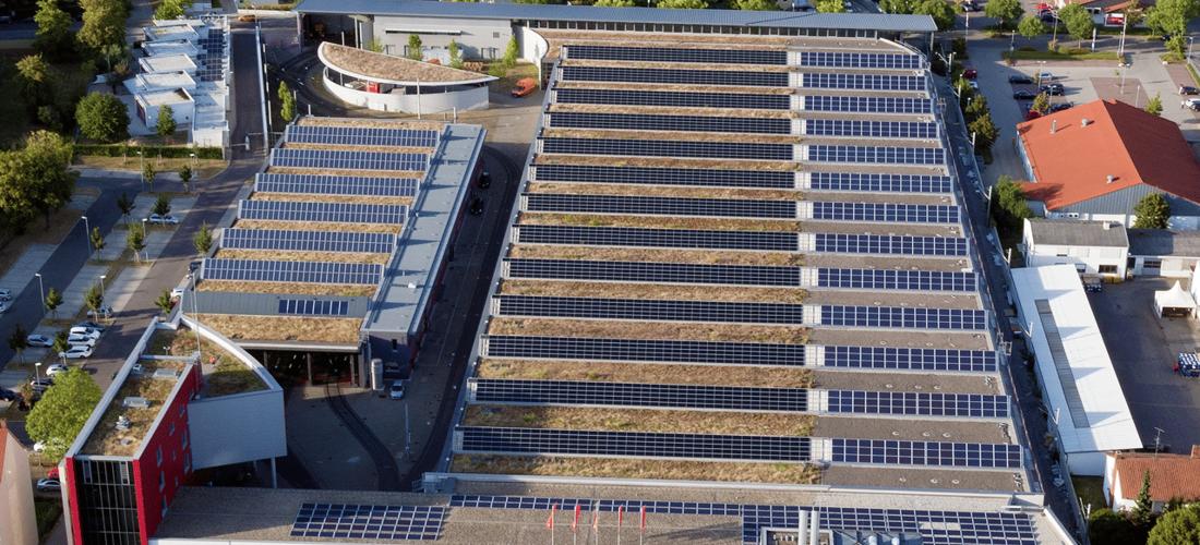 Hier sehen Sie die Solarmodule der Karlsruher Verkehrsbetriebe (Foto: Wirsol)
