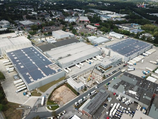 Größte Dach-Photovoltaikanlage in Bochum auf Nagel-Logistikzentrum (Foto: Nagel-Group | Kraftverkehr Nagel SE & Co. KG)