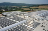 Hier sehen Sie die Photovoltaikanlagen des Logistikzentrums in Hedemuenden