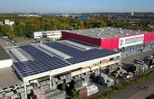 Hier sehen Sie die Solarmodule auf dem Baustoffzentrum Harbecke (Foto: Harbecke)