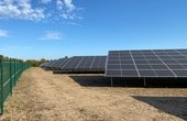 Solarpark Welgesheim produziert Strom für etwa 1.000 Haushalte. Im Frühjahr sät EnBW heimisches Saatgut für die Begrünung der Fläche ein. (Foto: EnBW/HÖRMANN)