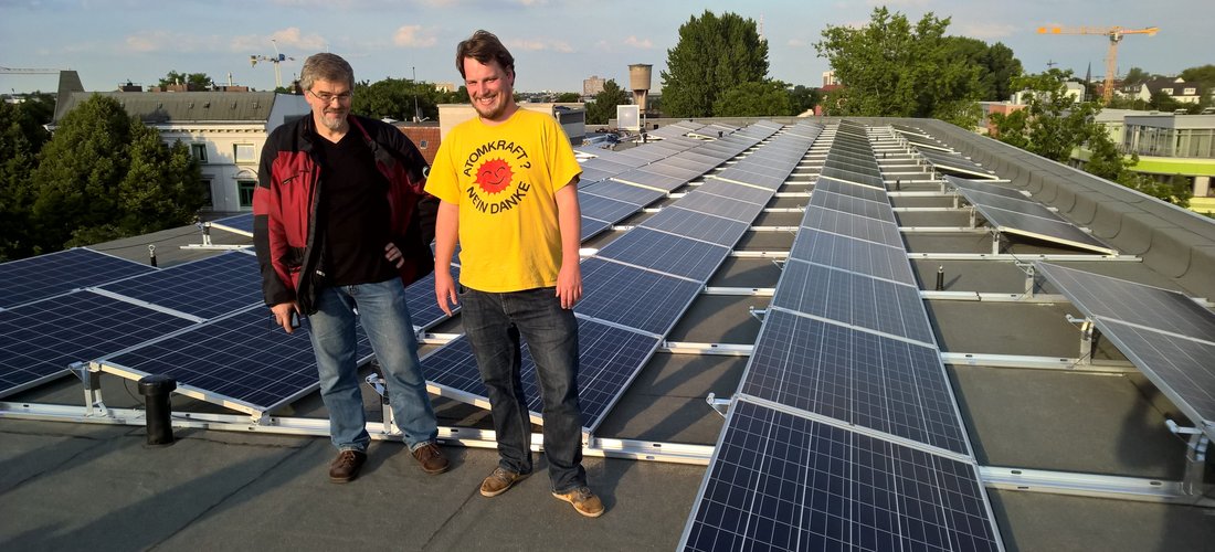 Hier sehen Sie die PV-Anlage auf dem Dach in Hamburg-Ottensen (Foto: EnergieNetz Hamburg eG)