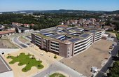 Hier sehen Sie die PV-Anlagen auf dem Dach von dm (Foto: dm/Tobias Rieger)