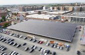 Eine 2,5 MW Photovoltaik-Anlage dient als Solar-Carport bei ZF in Schweinfurt. (Foto: ZF)