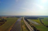 Hier sehen Sie die PV-Paneele des Solarparks Nadrensee im Landkreis Vorpommern-Greifswald (Foto: Stadtwerke Tübingen)