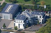 Hier sehen Sie die PV-Anlage auf dem Dach des Unternehmens in Bottrop (Foto: vs vergleichen-und-sparen GmbH)