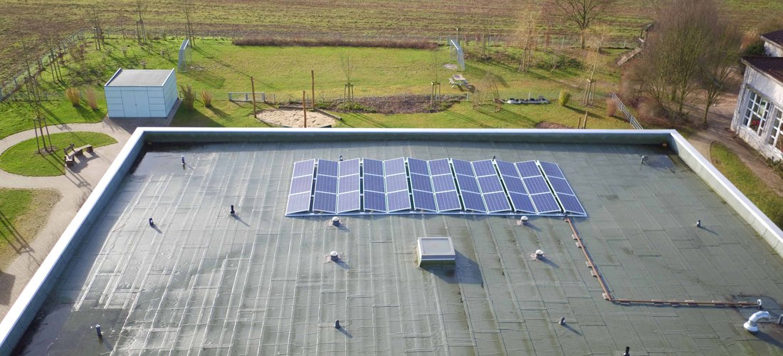 PV-Module auf dem Dach der Kita (Foto: Stadt Osnabrück, Fachdienst Geodaten)