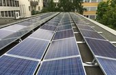 Hier sehen Sie die Solarmodule auf dem Dach der IT-Firma in Nürnberg (Foto: iKratos Solar und Energietechnik GmbH)
