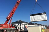 Statt vieler kleiner Speicher in jedem Keller: In Solarsiedlung in Groß-Umstadt teilen sich 25 Haushalte einen Quartierspeicher (Bild: ENTEGA)