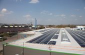 Hier sehen Sie die PV-Anlage auf dem Werk in Kassel (Foto: Daimler AG)