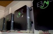 E3/DC lieferte für das Projekt auch zehn Solarwechselrichter, die in das Regelungskonzept eingebunden sind. Foto: Laudeley