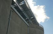 Solaranlage auf dem Energiebunker in Hamburg-Wilhelmsburg (Foto: phovo.de)