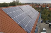 PV-Module auf dem Rathaus in Wernigerode erzeugen sauberen Strom (Foto: Katja Bröker/Stadtwerke Wernigerode GmbH)