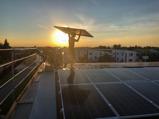 Die Solarstromanlage auf dem Dach in Freystadt liefert sauberen Strom (Foto: KW Energie) Hier sehen Sie die Solarstromanlage auf dem Dach in Freystadt (Foto: KW Energie)