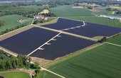 Hier sehen Sie eine Luftaufnahme des Solarparks Helmeringen (Foto: SWM/Gehrlicher Solar AG)