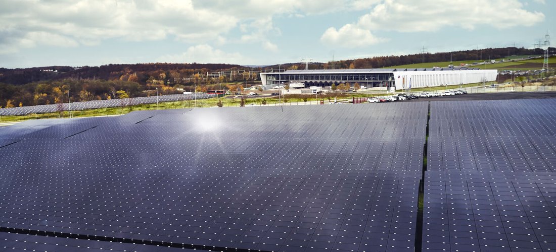 Freiflächenanlage im Gewerbegebiet Sandershäuser Berg (Foto: SMA Solar Technology AG)