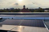 Seit 1. Oktober 2019 werden die Bewohner am Nettelbeckplatz im Berliner Wedding mit günstigem und nachhaltigem Solarstrom vom eigenen Dach versorgt. (Foto: Solarimo GmbH)