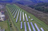 Teil des Solarparks Hontheim aus der Vogelperspektive (Foto: WI Energy GmbH)