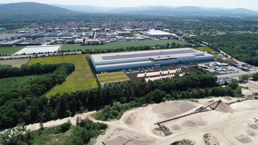 Auf dem neuen Lidl-Verwaltungs- und Logistikzentrum in Bietigheim entsteht ein Gründach mit Photovoltaikanlage. (Foto: Lidl) Auf dem neuen Lidl-Verwaltungs- und Logistikzentrum in Bietigheim entsteht ein Gründach mit Photovoltaikanlage. (Foto: Lidl)