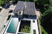Bischofshaus Rottenburg mit AxSun Solarlaminaten und grünen Solarzellen (Foto: AxSun Solar GmbH & Co. KG)