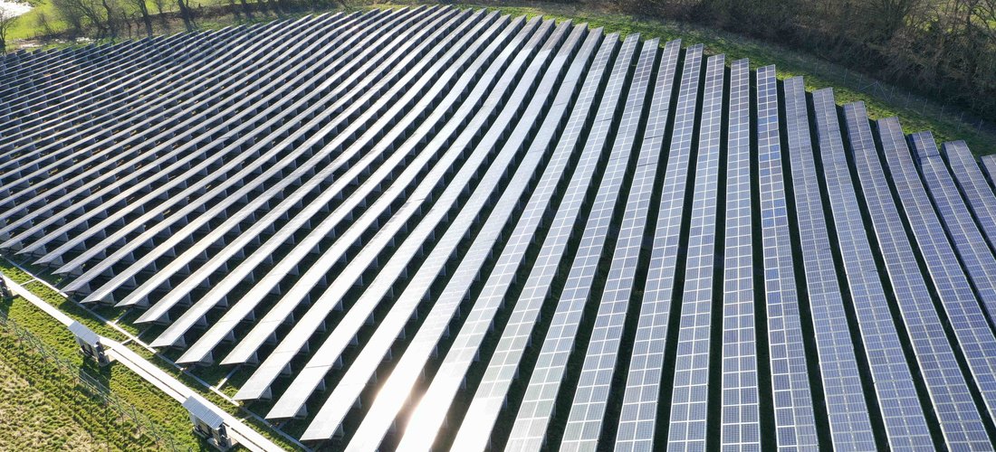 Der Solarpark Glücksburg besitzt 5544 Solarmodule mit 1536 kWp DC-Leistung. (Foto:phovo.de)